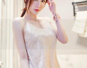 Feilin嗲囡囡 – 陈雅漫VICKY比基尼精选：在沙滩上，肚子咕咕的不止我