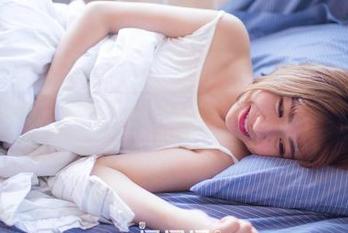 GIRLT果团网 – 当little贝壳喵化身秘书，写下的那些写真瞬间