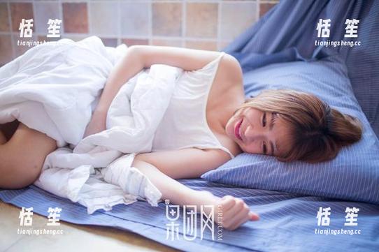 GIRLT果团网-little贝壳喵 GIRLT果团网 - 当little贝壳喵化身秘书,写下的那些写真瞬间