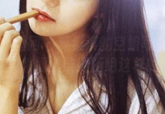 GIRLT果团网 – 莫雅淇的空姐写真：网盘里的完美瞬间，谁能拒绝这样的风格？