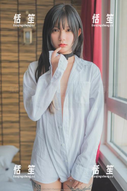 在Hizzy(히지)的长腿作品里，无圣光的世界让一切都如此真实。
