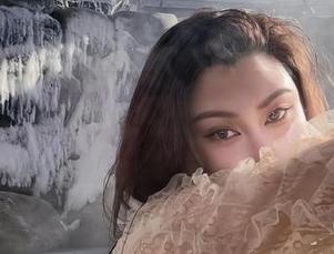 微密圈 – MIYA的三点式美图：你以为我只关注蕾丝？不，我在看花！