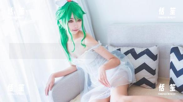 Momoko葵葵 浴缸里的Momoko葵葵在线图集,谁说洗澡不能时尚?