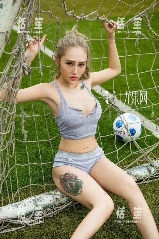 UGirls尤果网-若彤BOOMBOOM UGirls尤果网 - 若彤BOOMBOOM的白丝:这照片,不过是在免费时光里的美图秀秀吧。