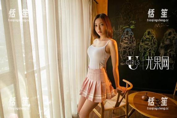 UGirls尤果网-郭婉祈 UGirls尤果网 - 郭婉祈的水手服美图,带你感受海风吹拂,那叫一个爽!壁纸都想跑去海边了!