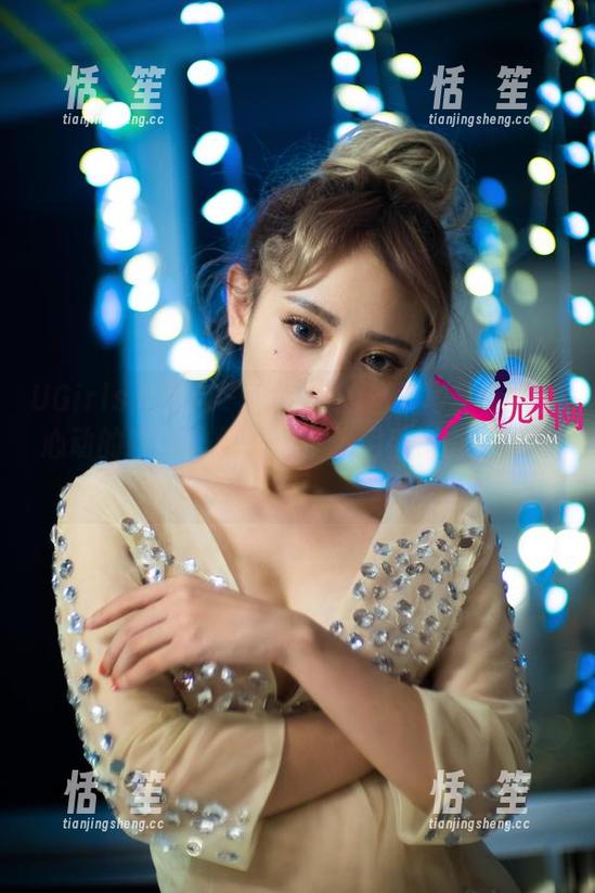 UGirls尤果网-陈雅漫 UGirls尤果网 - 陈雅漫的温柔写真合集:心动的瞬间让你忍不住想用手指戳一下屏幕