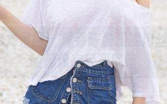 UGirls尤果网 – 观看陈雅漫的肉丝：每一帧都像在轻声呢喃