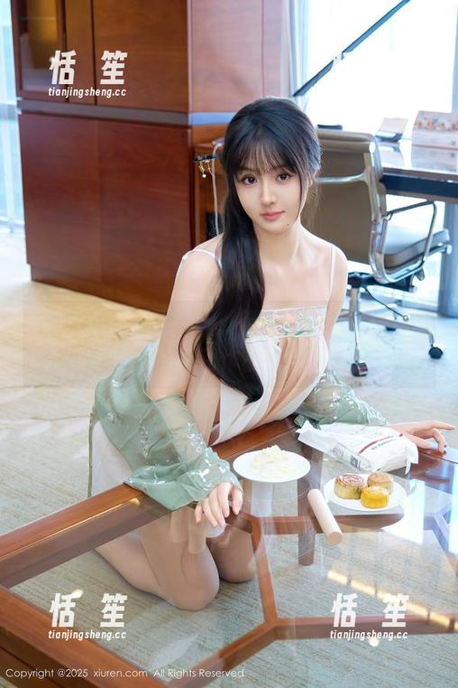 Xiuren秀人网-小猪peggy Xiuren秀人网 - 从小猪peggy的白裙看生活:福利和作品的巧妙碰撞