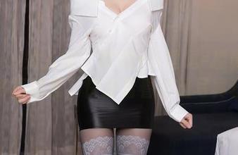 Xiuren秀人网 – 制服+小逗逗=摄影师心中的终极幻想，快来看看这组写真套图！