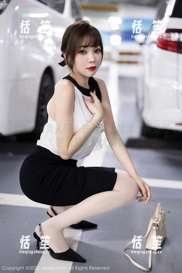 Xiuren秀人网-抖娘利世 Xiuren秀人网 - 在浪尖上翻滚:抖娘利世泳装套图大揭秘