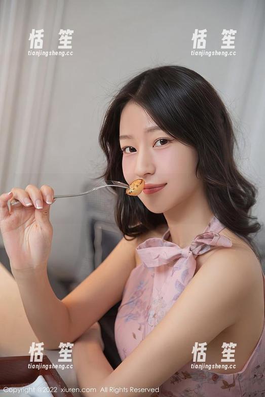 Xiuren秀人网-杨晨晨sugar Xiuren秀人网 - 杨晨晨sugar:空姐写真为你的壁纸换个造型!