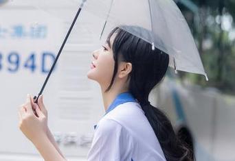 Xiuren秀人网 – 糯美子图册：校园风情万种，学生装套路大揭晓