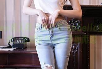 Xiuren秀人网 – 陈巧蓓isabella教室图包：当知识与美感不期而遇