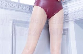 beautyleg – Zoey的自拍在线揭密，怎么看怎么像在调皮！