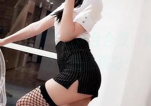 在线nagisa魔物喵天台合集：她的表情比我的生活还精彩！