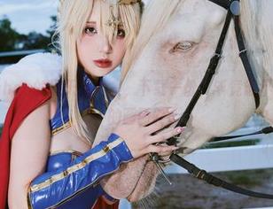 puypuychen的夏天写真集，下载一份，毕竟谁不想绿草如茵的画面？
