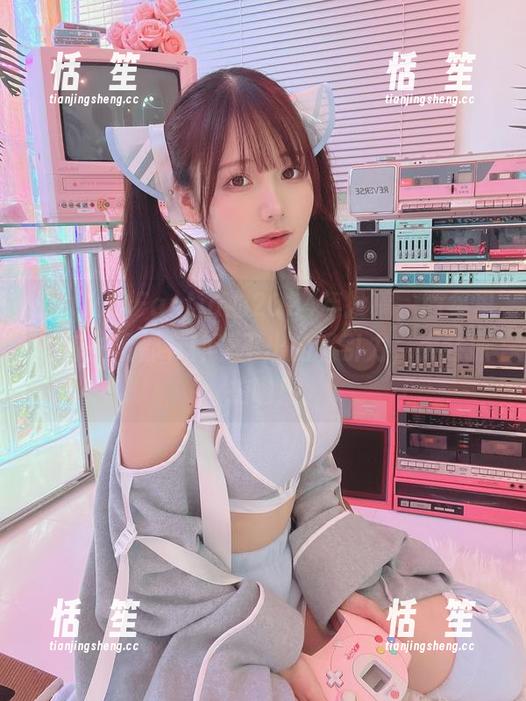 けん研 看けん研Fantia的2024年投稿,图集里的每一帧都有种说不出的吸引力,太会抓拍啦!