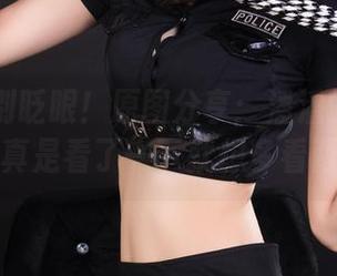 丽柜 – 别眨眼！原图分享：潘潘的美脚瞬间，真是看了一下就想多看两眼！