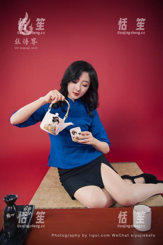 丽柜-白云 丽柜 - 把眼镜摘了!白云的精选原图,呃,反正她戴着的时候也没啥事!