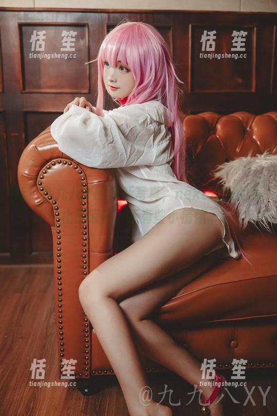 九九八吖 哇!九九八吖的最新写真,neko带来的不止是惊艳,还有些小情愫...