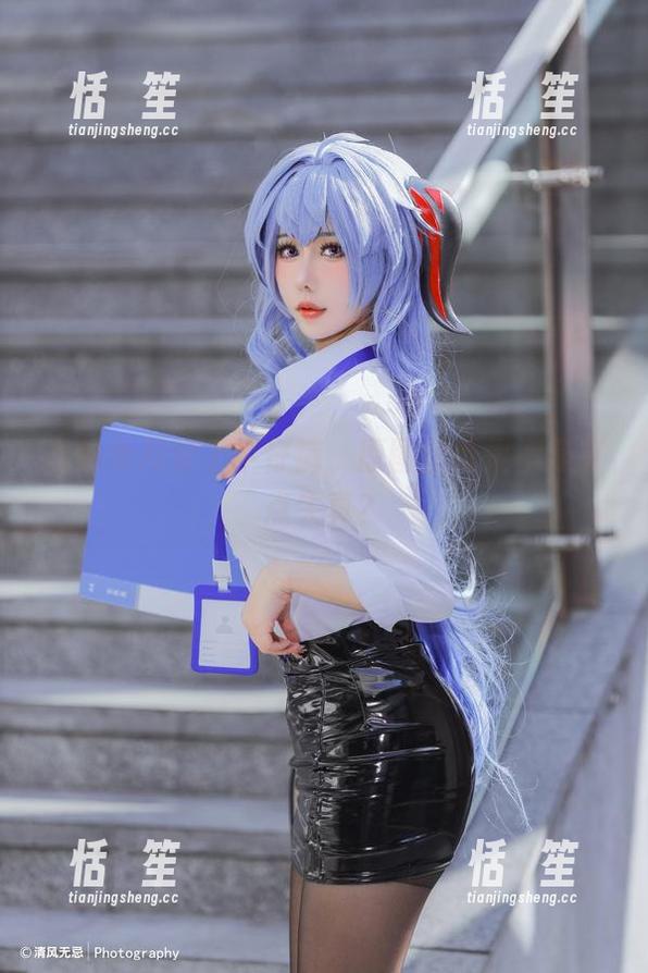 仙女月 当仙女月穿上牛仔裤,原图壁纸是不是有点失真?