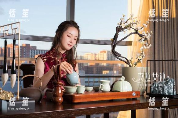 克拉女神-僮僮 克拉女神 - 僮僮图集更新啦!你永远不知道办公室能有多美