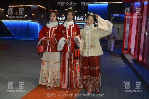 初夏女神 - 高清安妮美脚图册：足够吸引你的小心心，仿佛脚趾在低语。