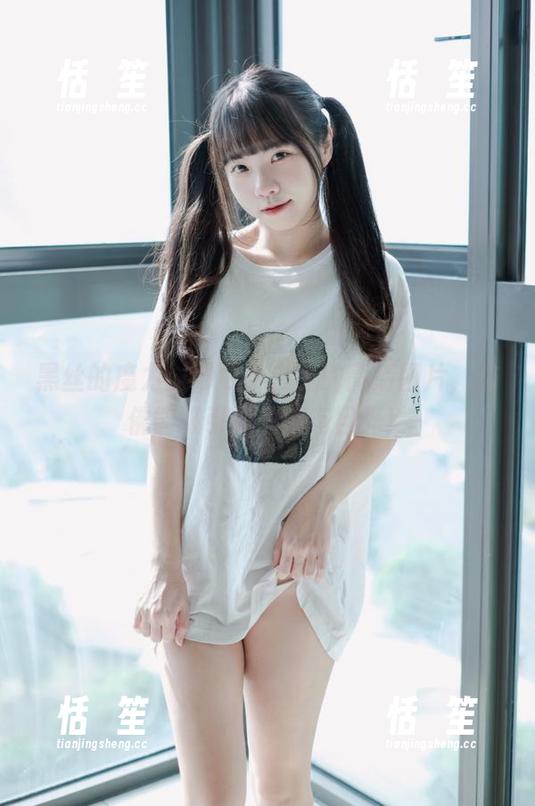 可可小白兔 黑丝的魔力:可可小白兔的高清图片,仿佛能吸引你的所有目光!
