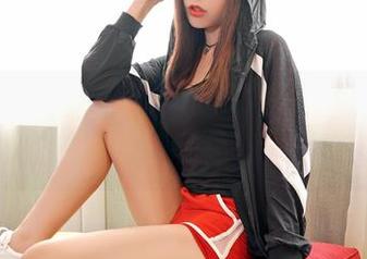 嗲囡囡 – 奶茶Emily的白丝美图，摄影是如此温柔又调皮