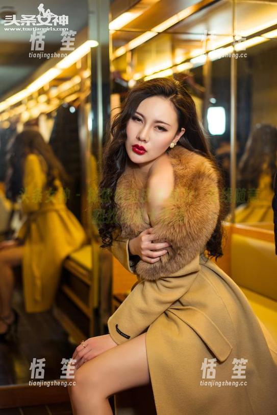 头条女神-林依依 头条女神 - 林依依的皮衣魅力:在线随意翻找资源大作战