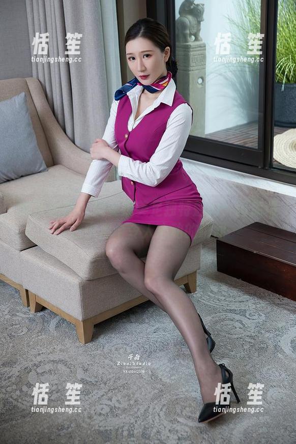 头条女神-樊安妮 头条女神 - 樊安妮美足独特魅力:图库精选中那个令人心动的瞬间