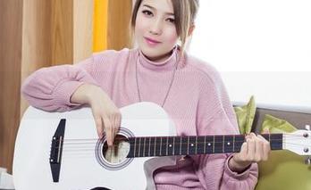 头条女神 – 美纳子OL：真的，免费美图也能让你瞬间升华！