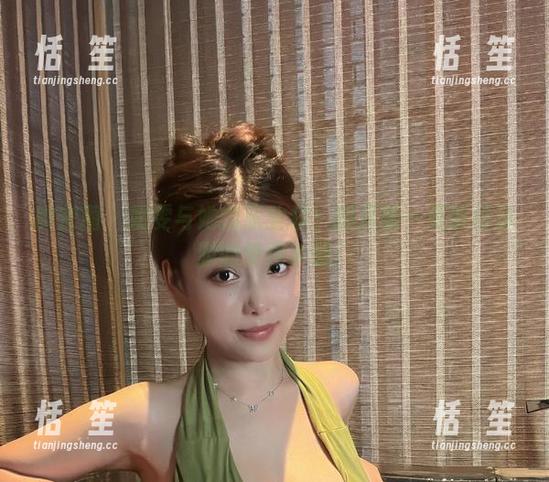 微密圈 - 奶雯与她的职业装：翻开新一页职场资源的使用手册！