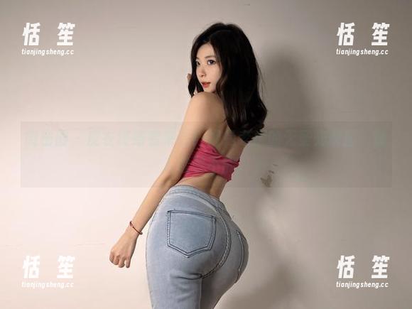 妮是老虎 微密圈 - 皮衣终结者来袭!妮是老虎的无圣光原图,让人欲罢不能。