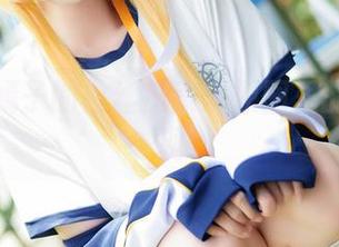 跟随嫣嫣子的白丝探索：原图里的意外发现