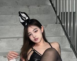 微密圈 – 看小u优优子的高跟鞋资源，我开始思考平衡与优雅究竟是怎么结合的？
