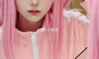 紧急报告！嶋葵的最新写真里，这只“纯洁小天鹅”危险得让人心跳加速。