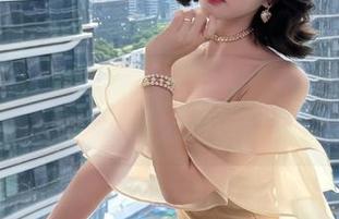 微密圈 – 徐莉芝的黑丝魅力，枣红裙原图壁纸竟然这样美！