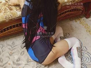 泳池边的幻想：“想要个公主抱”携“死库水”图包，快来收获你的梦想资源！