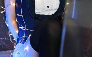 疯狂海伦娜：是三不是世w的图册，具有点暧昧又不太明显的气息。