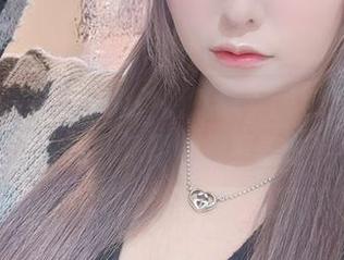 感受月城委员会的魅魔气息，图包里的风情真是让我忍不住想要评论！