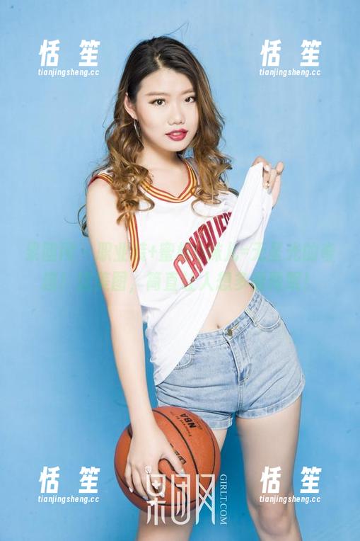 果团网-蜜桃Q妹儿 果团网 - 职业装+蜜桃Q妹儿=无圣光的奇迹!这美图,简直让人想多看两眼!