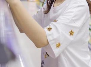 梦丝女神 – 曼文的比基尼套图，看了就想冲向沙滩，顺便把热带鸡尾酒也搬回家！