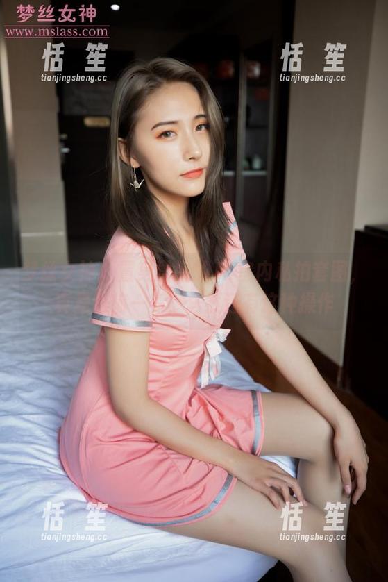 梦丝女神-雪馨 梦丝女神 - 置身雪馨的JK室内私拍套图,真是眼前一亮,居然还有这种操作