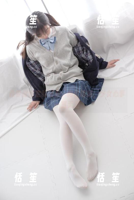森萝财团 森萝财团定制图集:肉丝诱惑,少女心事一览无遗