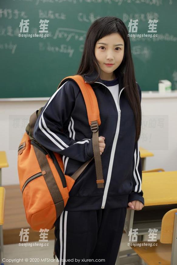 模范学院-李颖煊baby 模范学院 - 秘而不宣:李颖煊baby的写真美图,职场女孩的时尚百科全书!