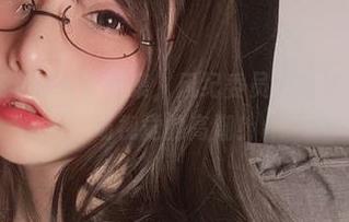 次屁啦私底下的全套图集，风纪委员的叛逆之美，来一场视觉的高潮！
