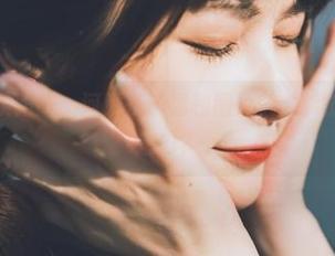 修女的温柔陷阱：河豚抚子福利图片，谁能抵挡住这份魅力？