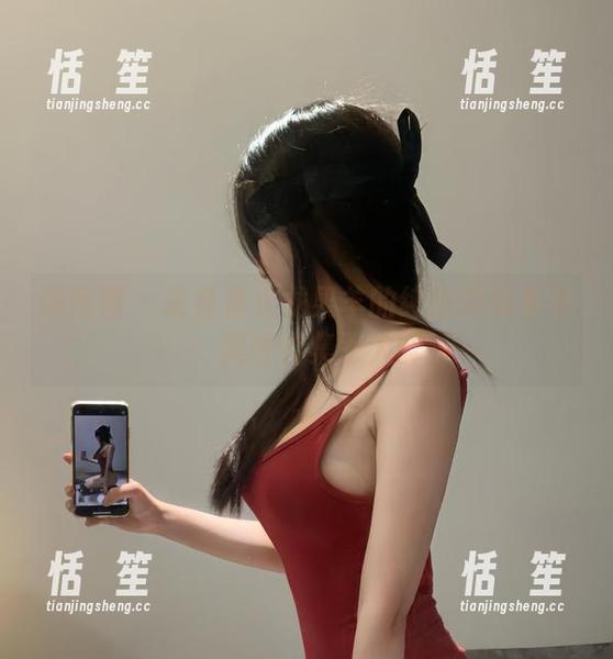 火龙果羊 微密圈 - 来看看火龙果羊的纯欲厨娘系列:美图合集惹人醉