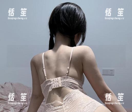 火龙果羊 微密圈 - 火龙果羊职业装写真:是职场精英还是时尚潮流的代言人?